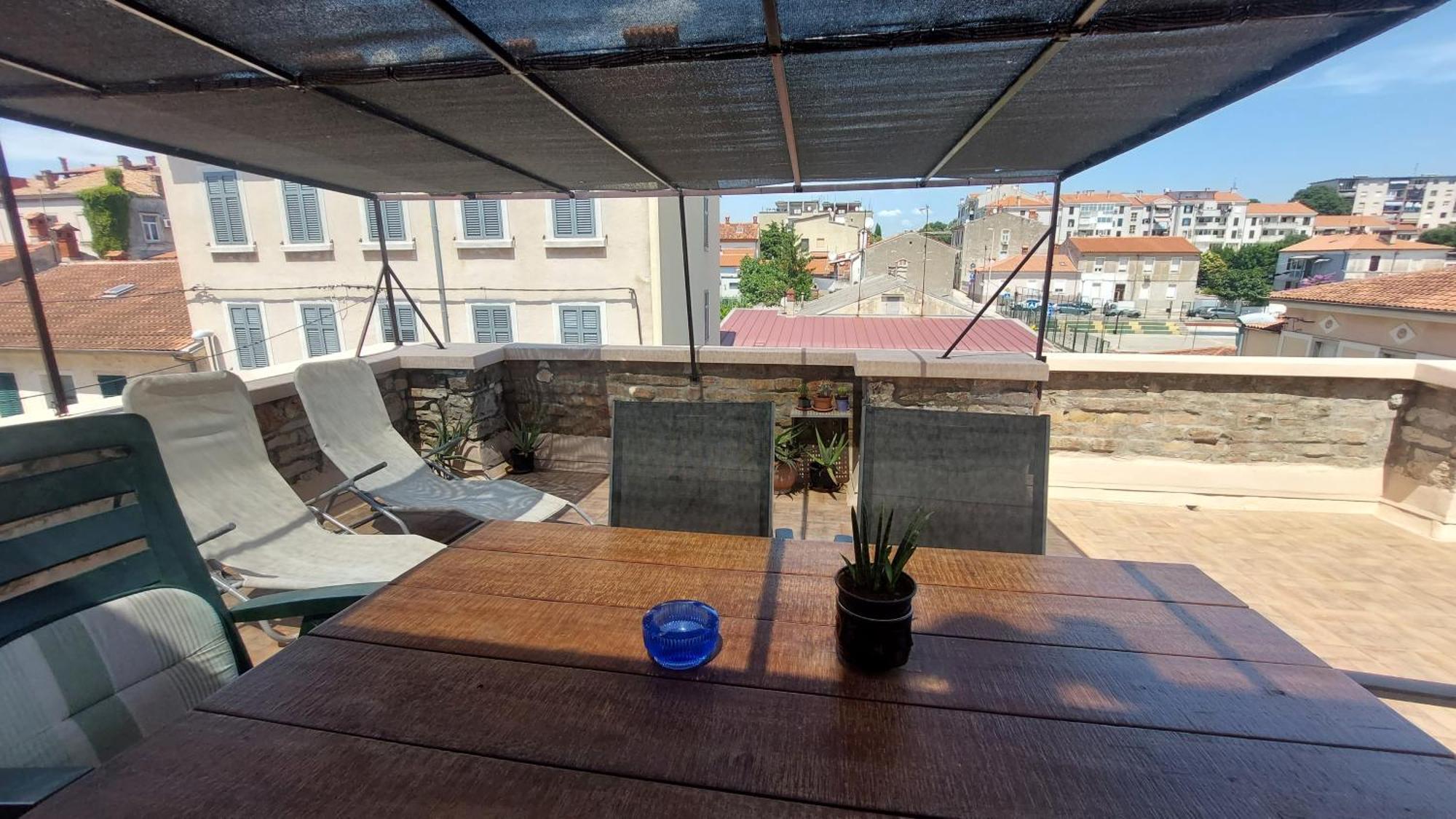 Apartment In Centre With Huge Terace Pula Exteriér fotografie