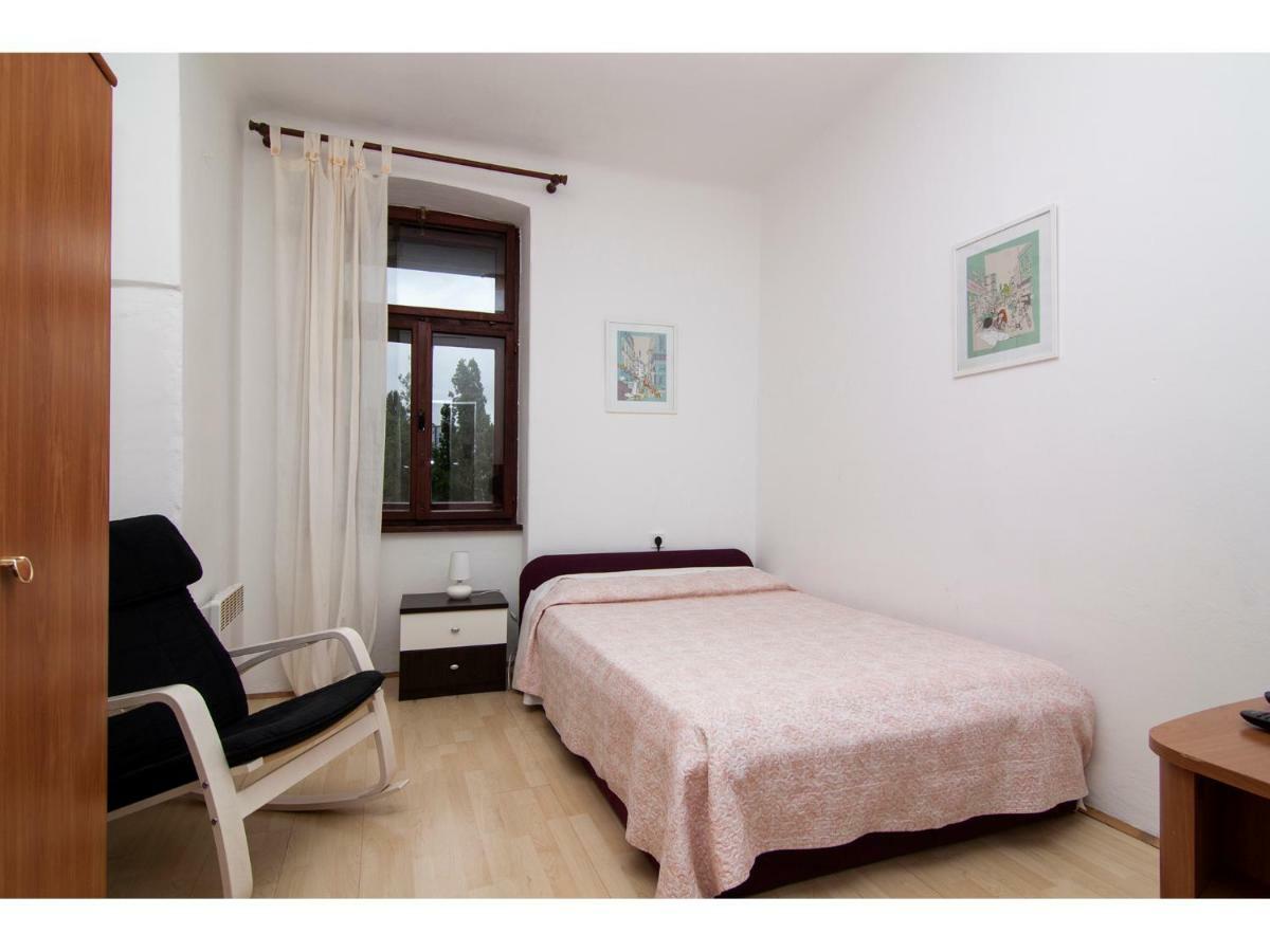 Apartment In Centre With Huge Terace Pula Exteriér fotografie